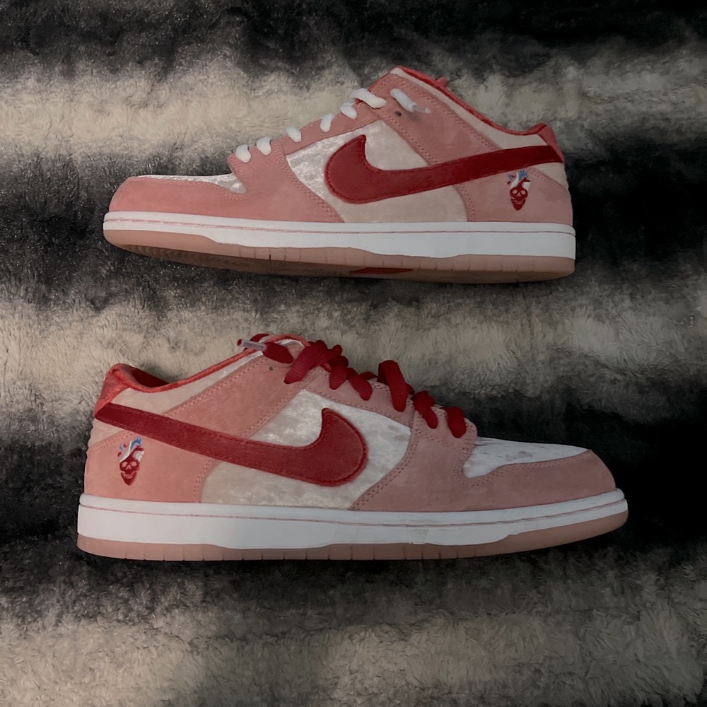 nike x strangelove dunk valentine’s day (special box)
